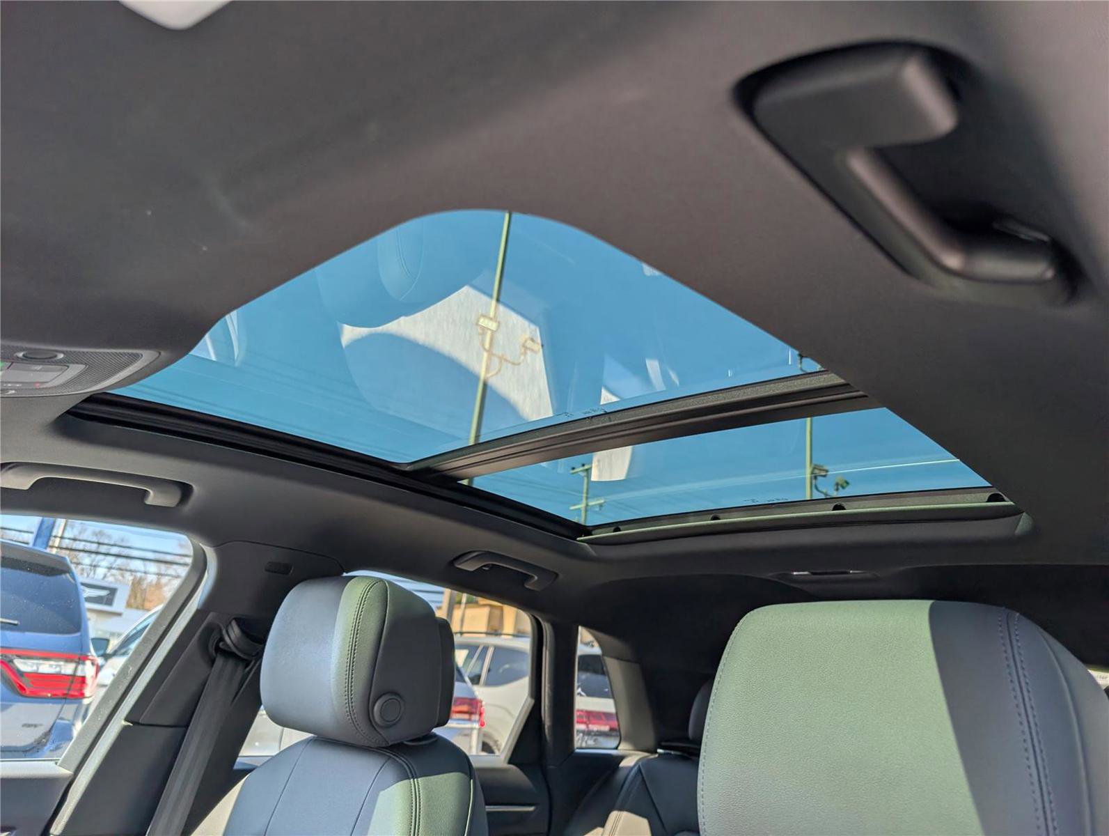 Used 2024 Audi Q3 2.0T Premium image 32