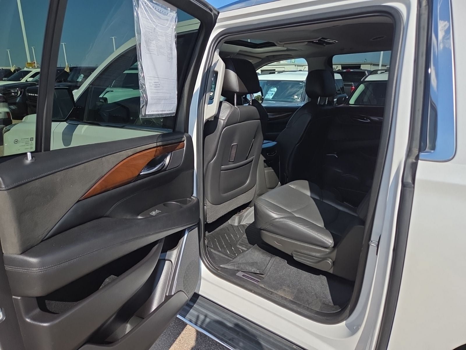 Used 2020 Cadillac Escalade ESV Premium Luxury AWD/4WD image 44