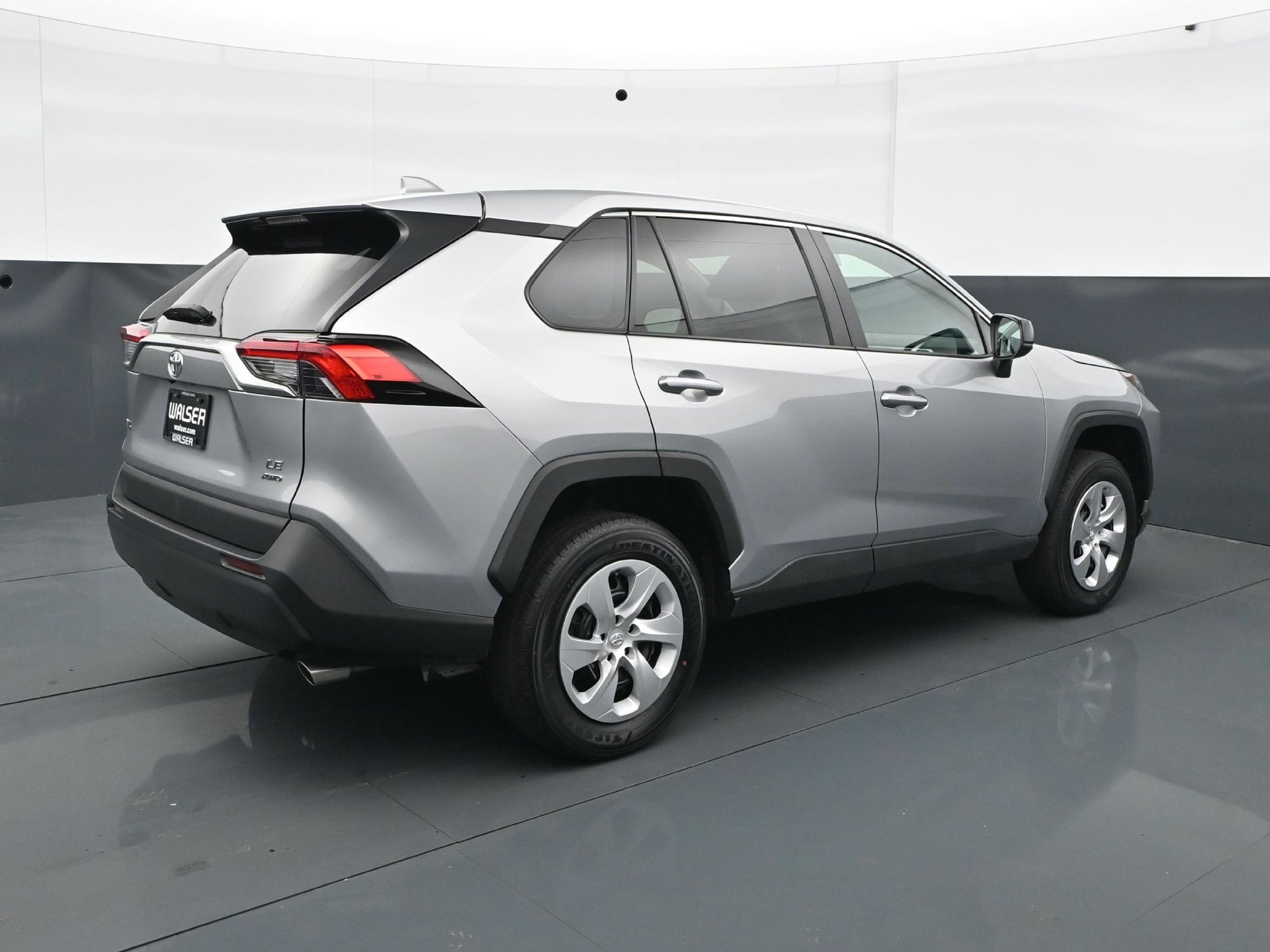 Used 2024 Toyota RAV4 LE AWD/4WD image 7