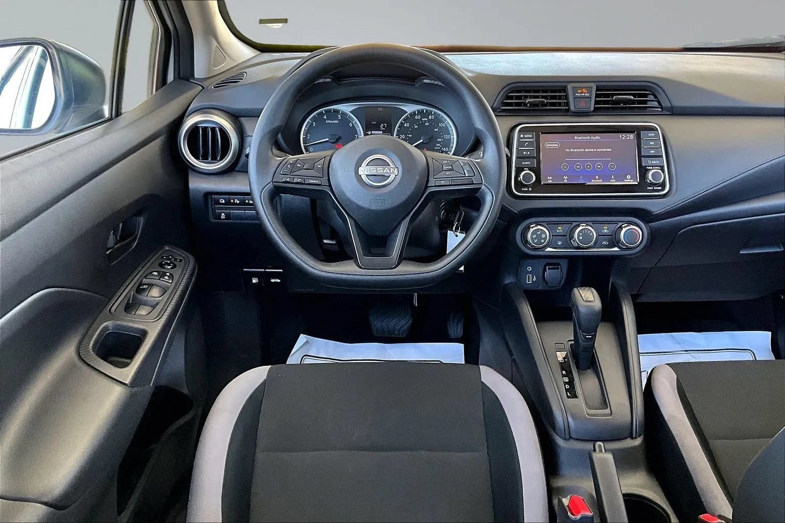 Used 2025 Nissan Versa S FWD image 8