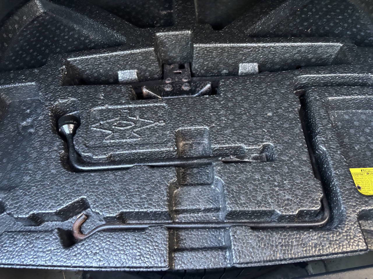 Used 2013 Toyota Camry LE image 19