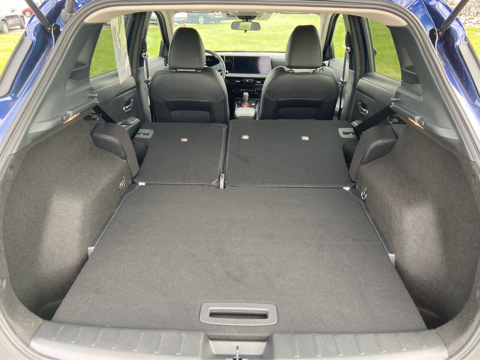 Used 2026 Nissan Kicks SR FWD image 8
