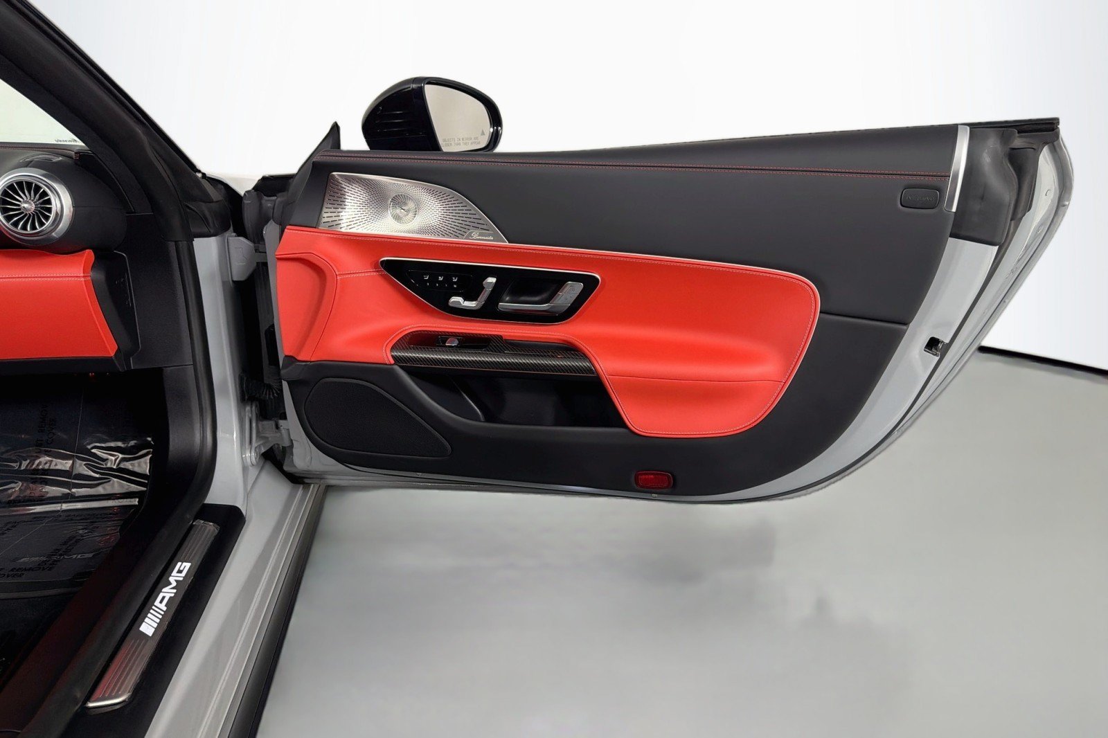 Certified 2022 Mercedes-Benz SL 63 AMG 4MATIC image 26