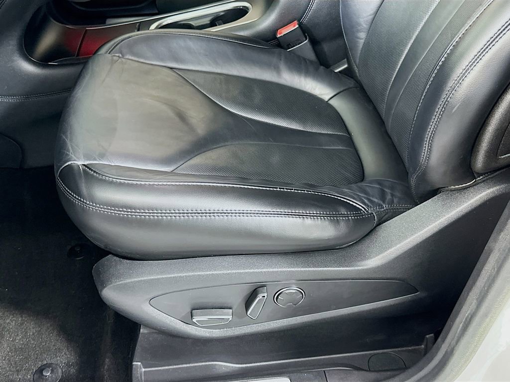 Used 2019 Lincoln MKC Select w/ Select Plus Package FWD image 20
