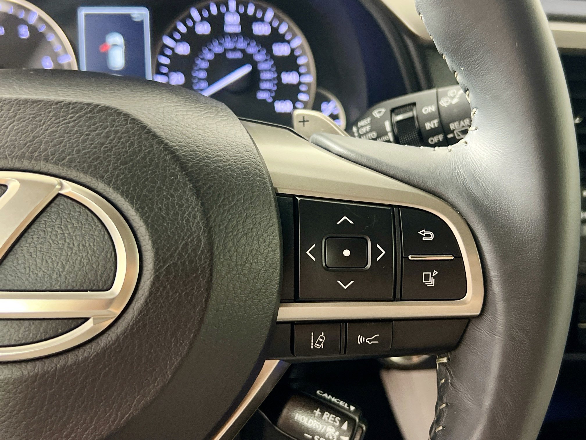 Used 2021 Lexus RX 350 FWD w/ Accessory Package image 19