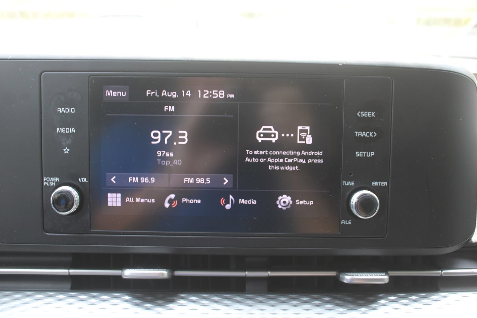 Used 2024 Kia Carnival LX FWD image 45