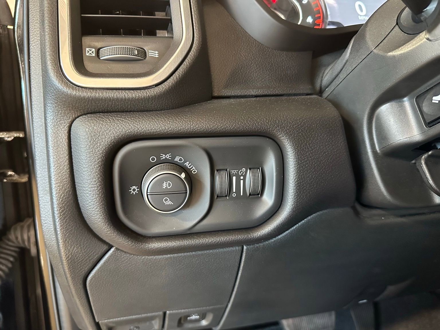 Used 2024 RAM 3500 Laramie image 23