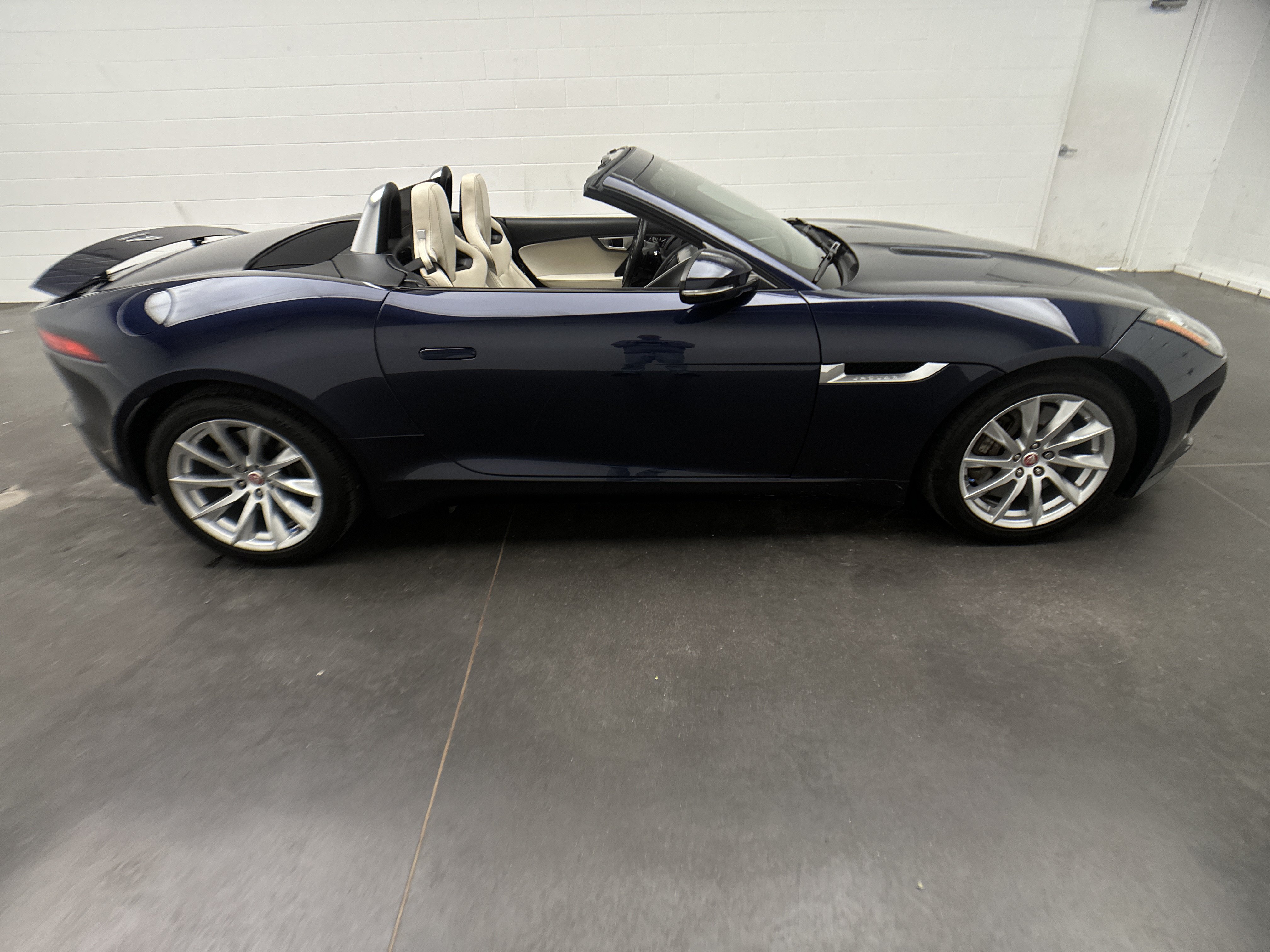 Used 2016 Jaguar F-TYPE Convertible RWD image 47