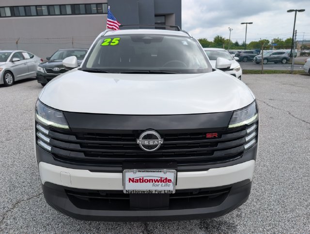Used 2025 Nissan Kicks SR w/ Illumination Package FWD image 8