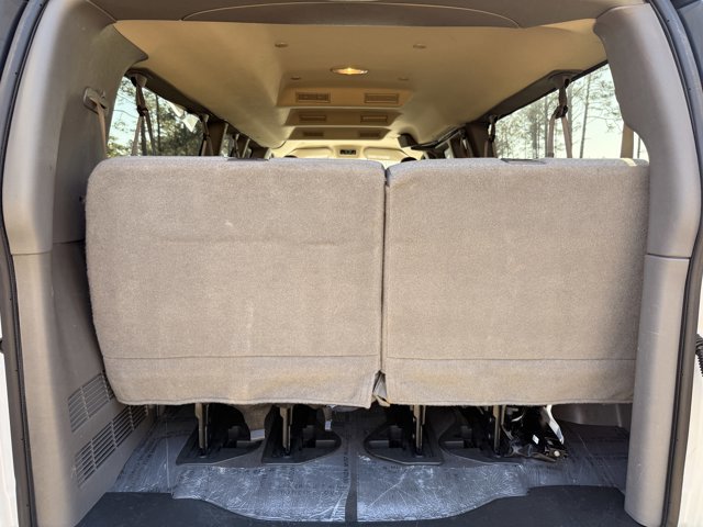 Used 2025 Chevrolet Express 3500 LT w/ LT Preferred Equipment Group RWD image 6