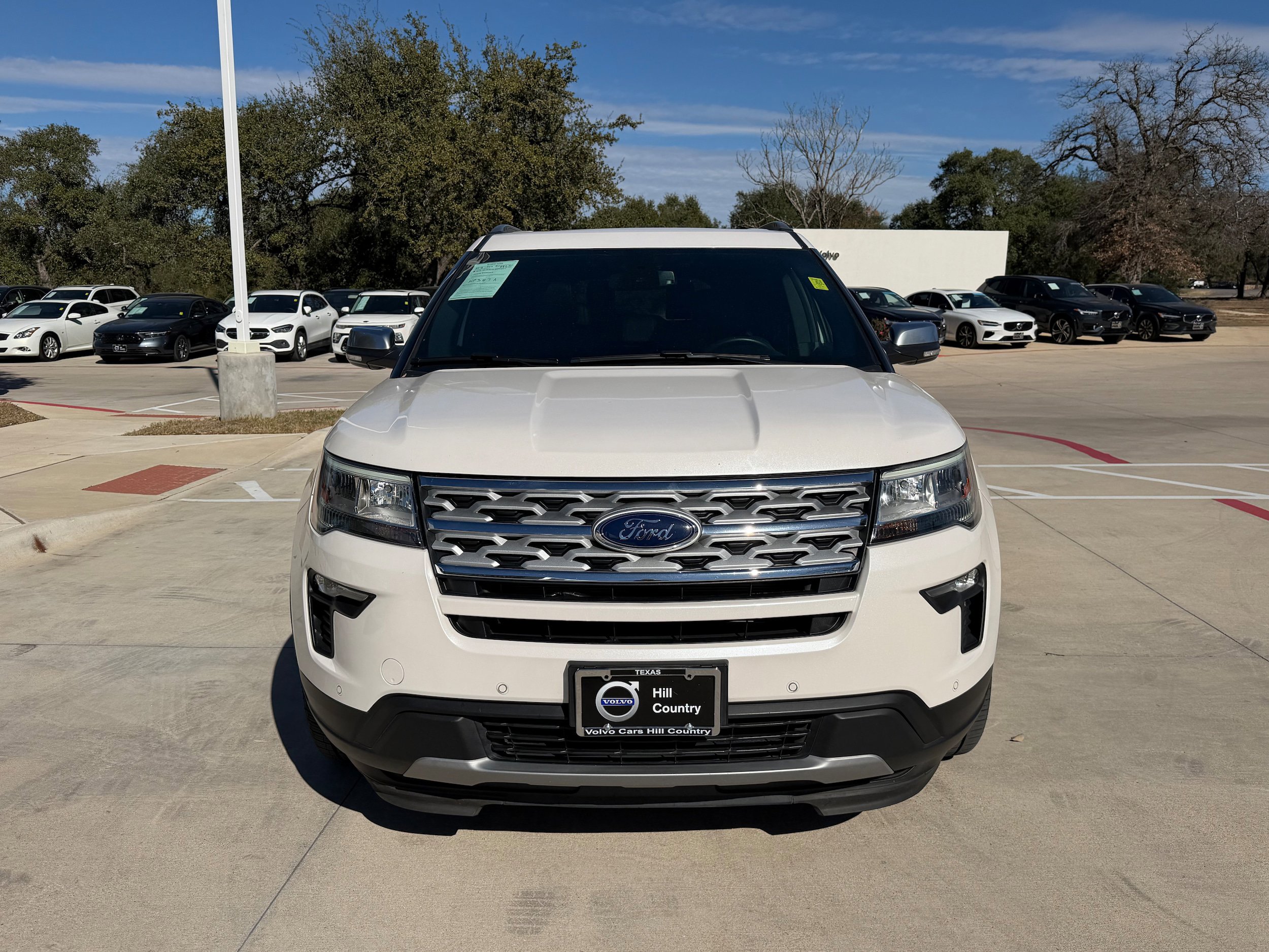 Used 2018 Ford Explorer XLT w/ Equipment Group 202A AWD/4WD image 8