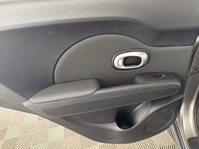 Used 2016 Kia Soul + image 17