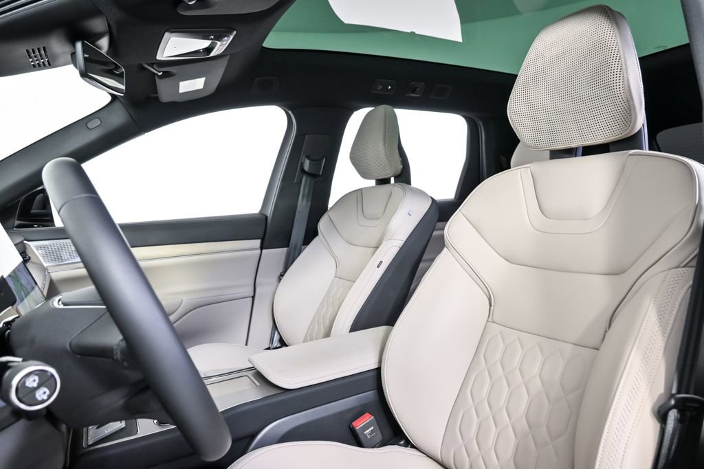 Certified 2025 Volvo EX90 Ultra image 7
