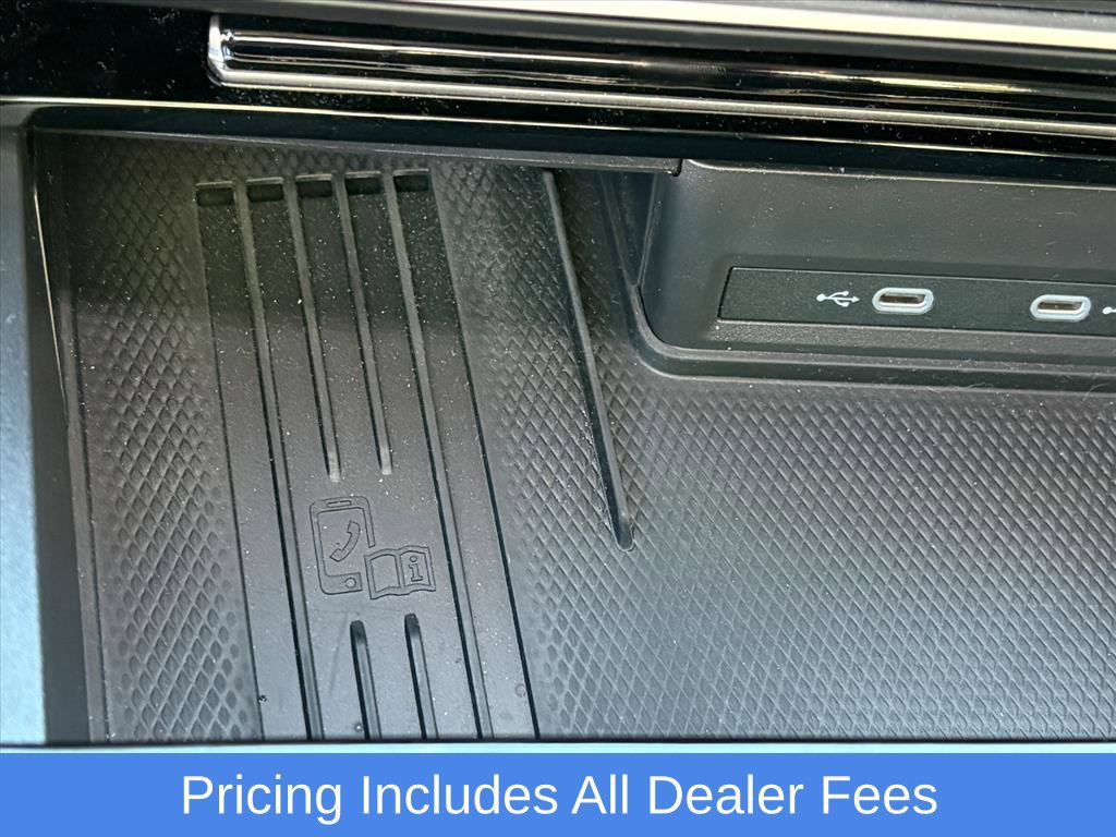 Used 2025 Volkswagen Atlas Peak Edition SE AWD/4WD image 15