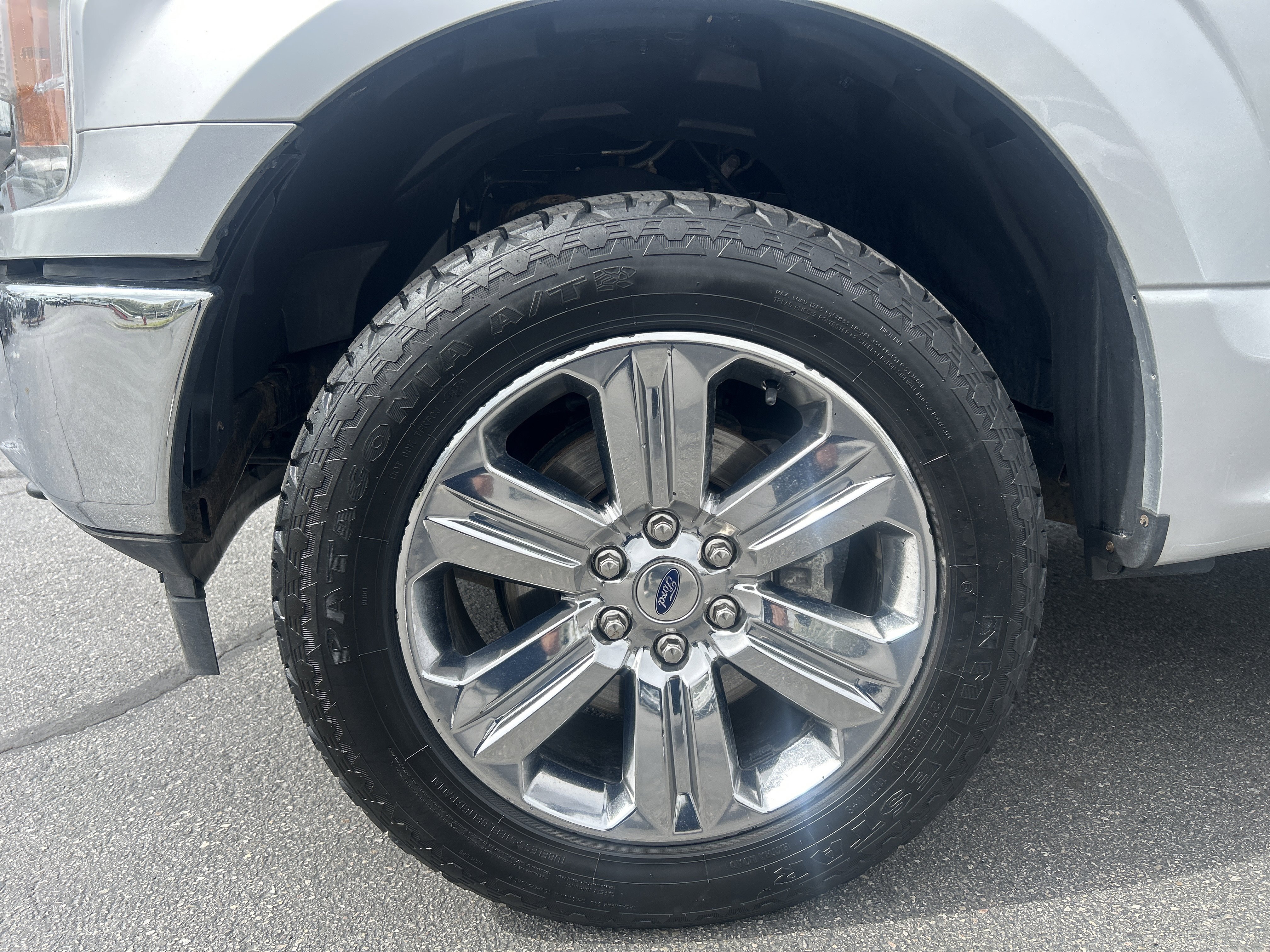 Used 2019 Ford F150 XLT w/ Trailer Tow Package image 11