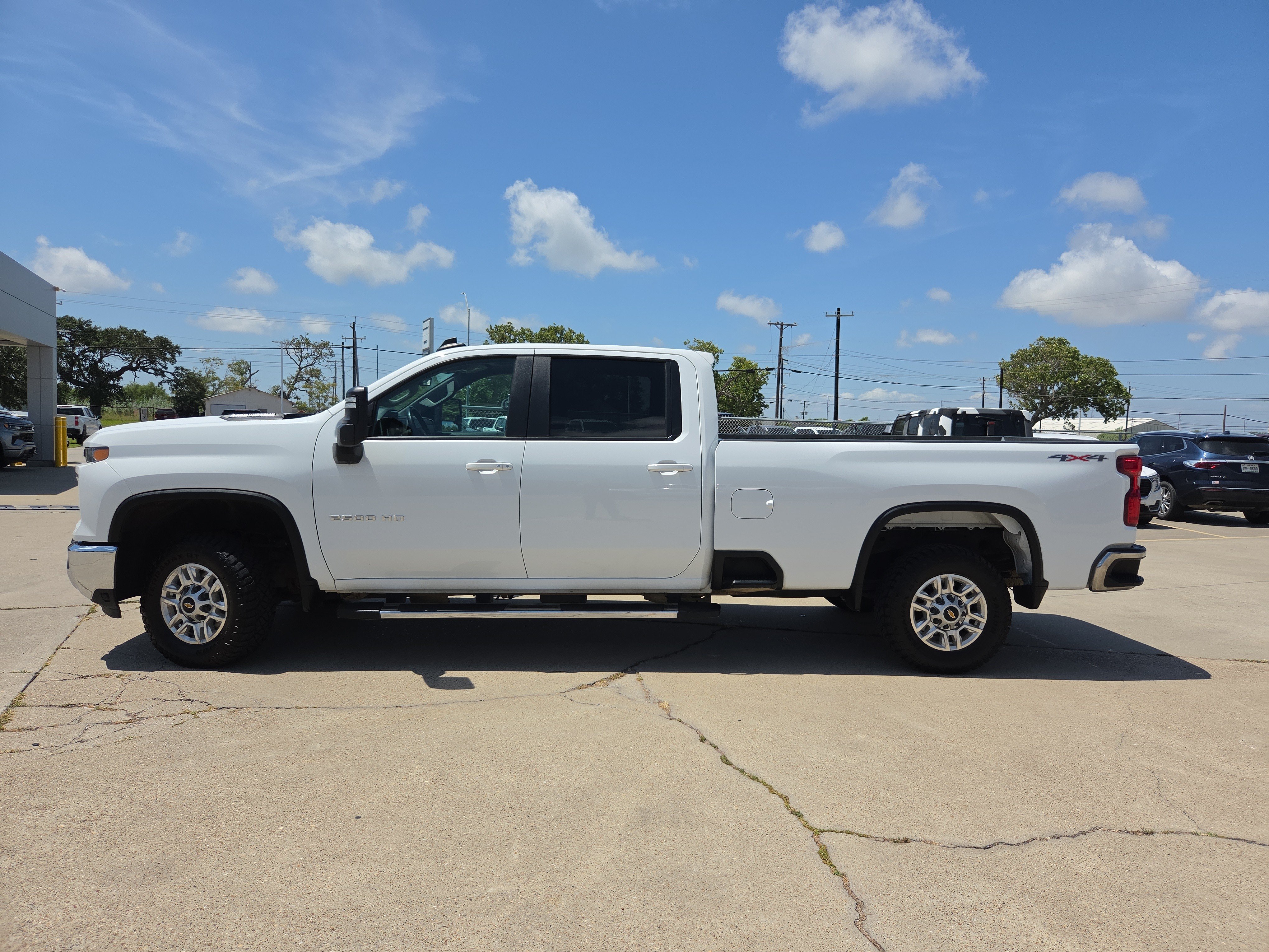 Used 2025 Chevrolet Silverado 2500 LT w/ Safety Package AWD/4WD image 8