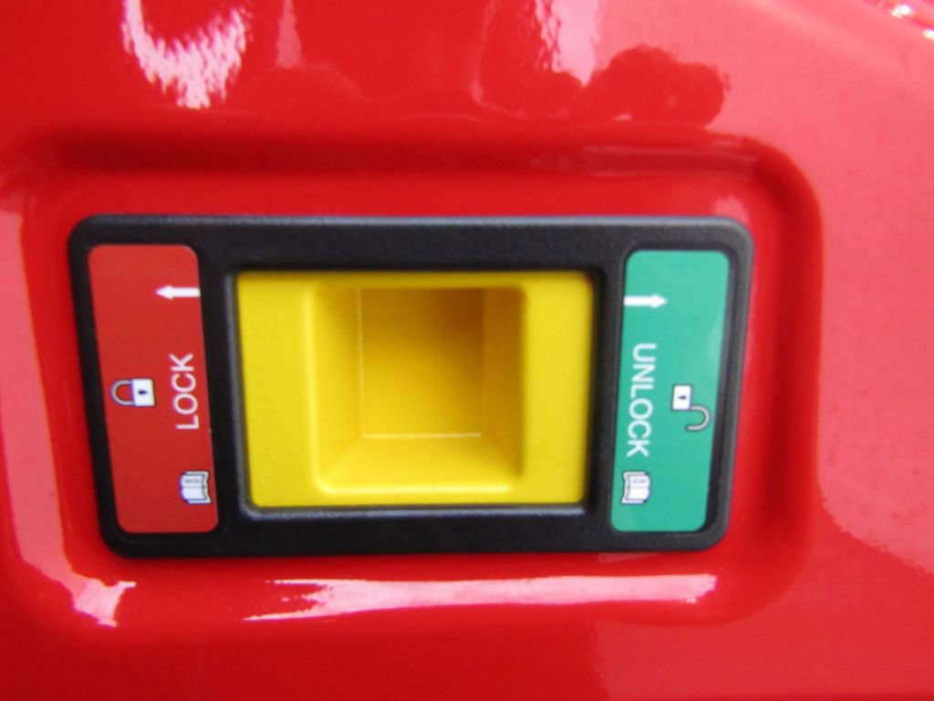 Used 2024 Ford E-Transit 148 Medium Roof image 7