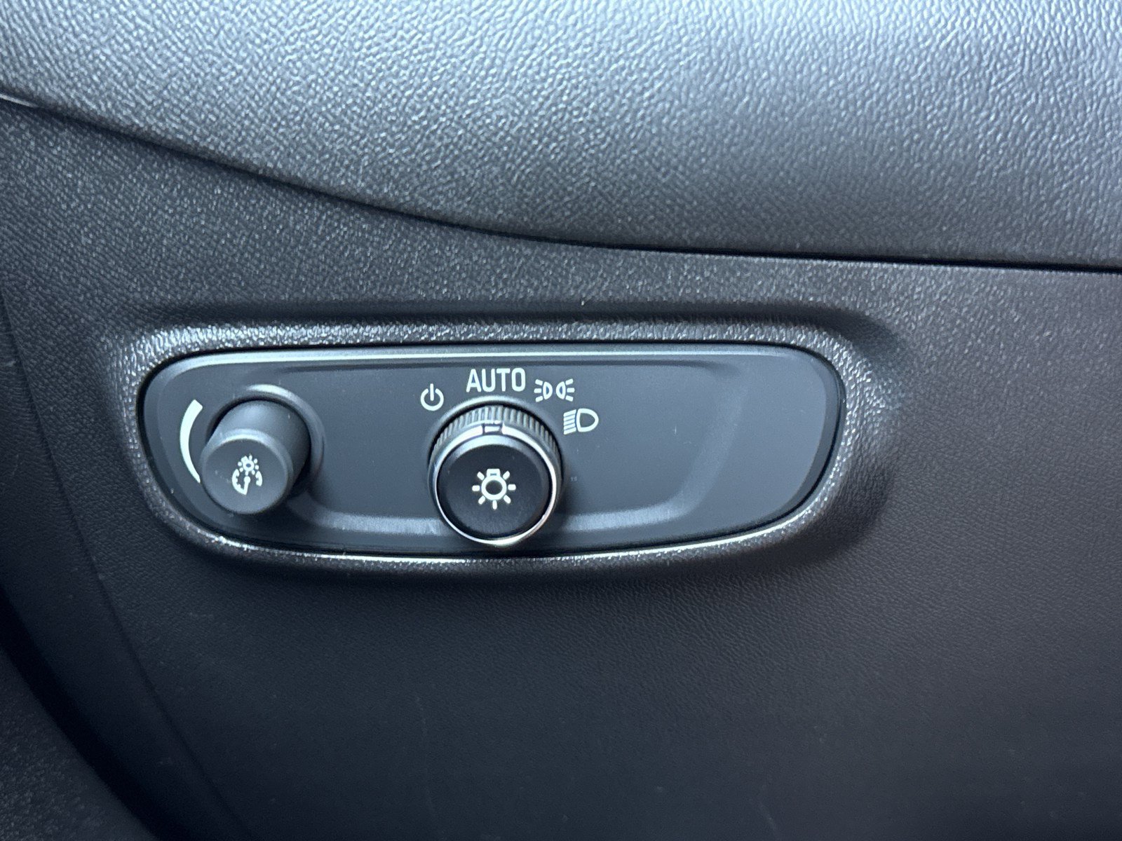 Used 2024 Chevrolet Equinox LT AWD/4WD image 19