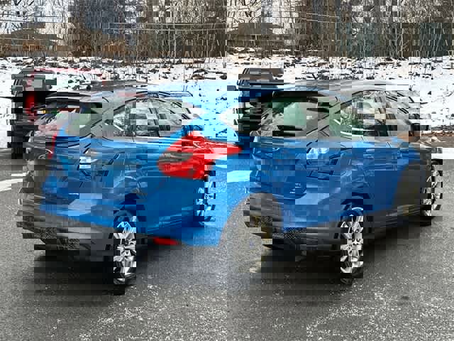 Used 2012 Ford Focus SEL w/ SEL/Titanium Winter Pkg image 18