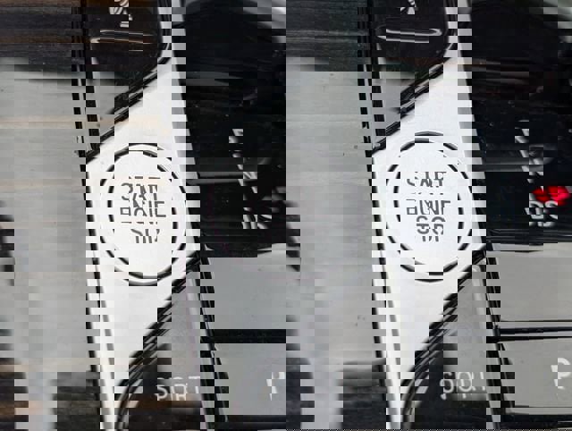 Used 2025 BMW X7 xDrive40i w/ Premium Package image 19