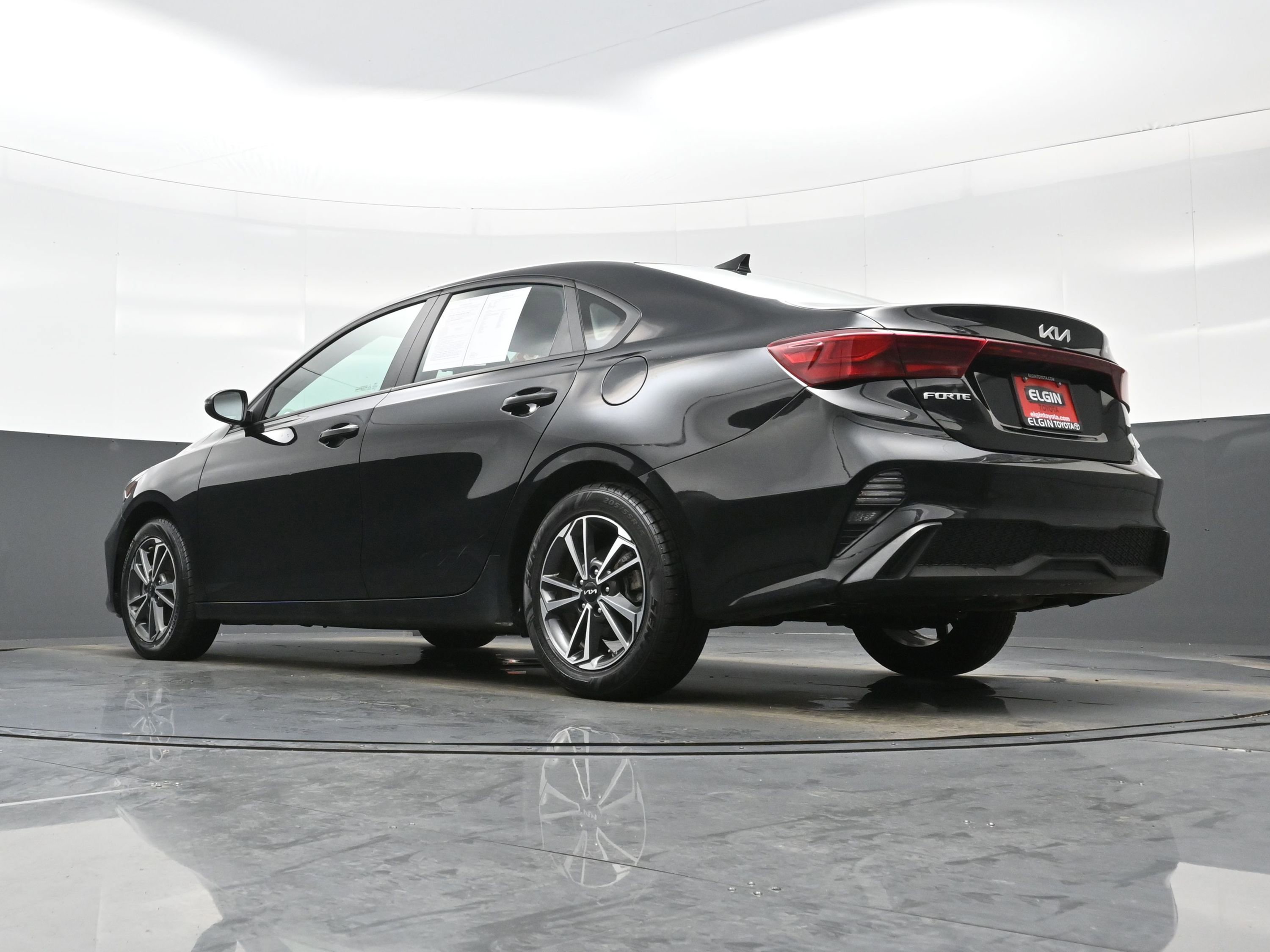 Used 2023 Kia Forte LXS w/ LXS Technology Package FWD image 28
