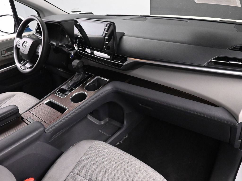 Used 2022 Toyota Sienna LE FWD image 21