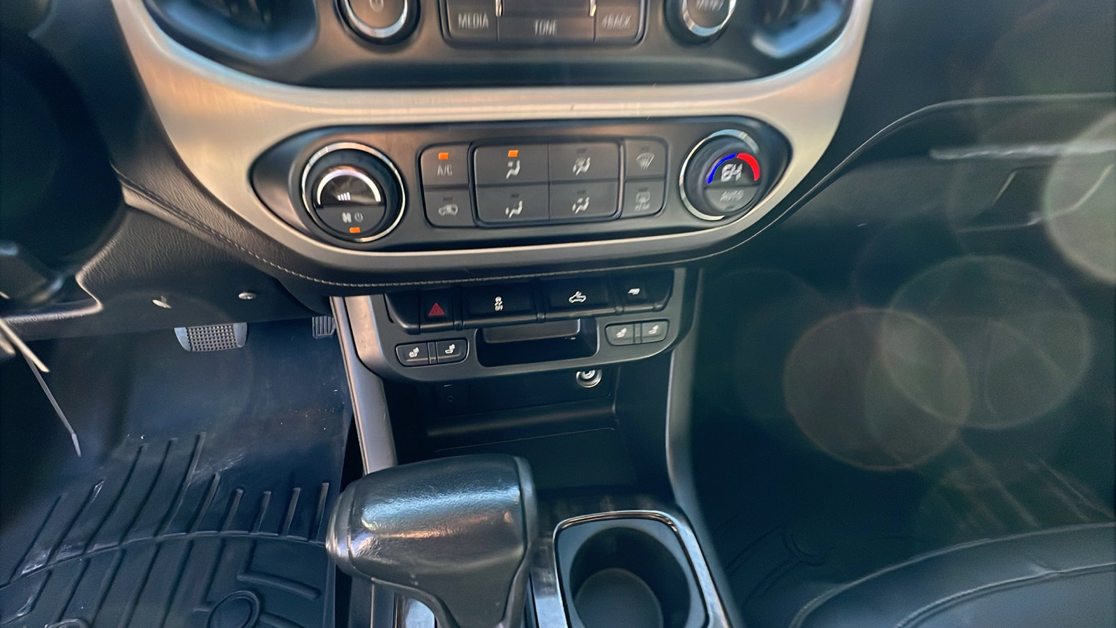 Used 2016 GMC Canyon SLT image 32