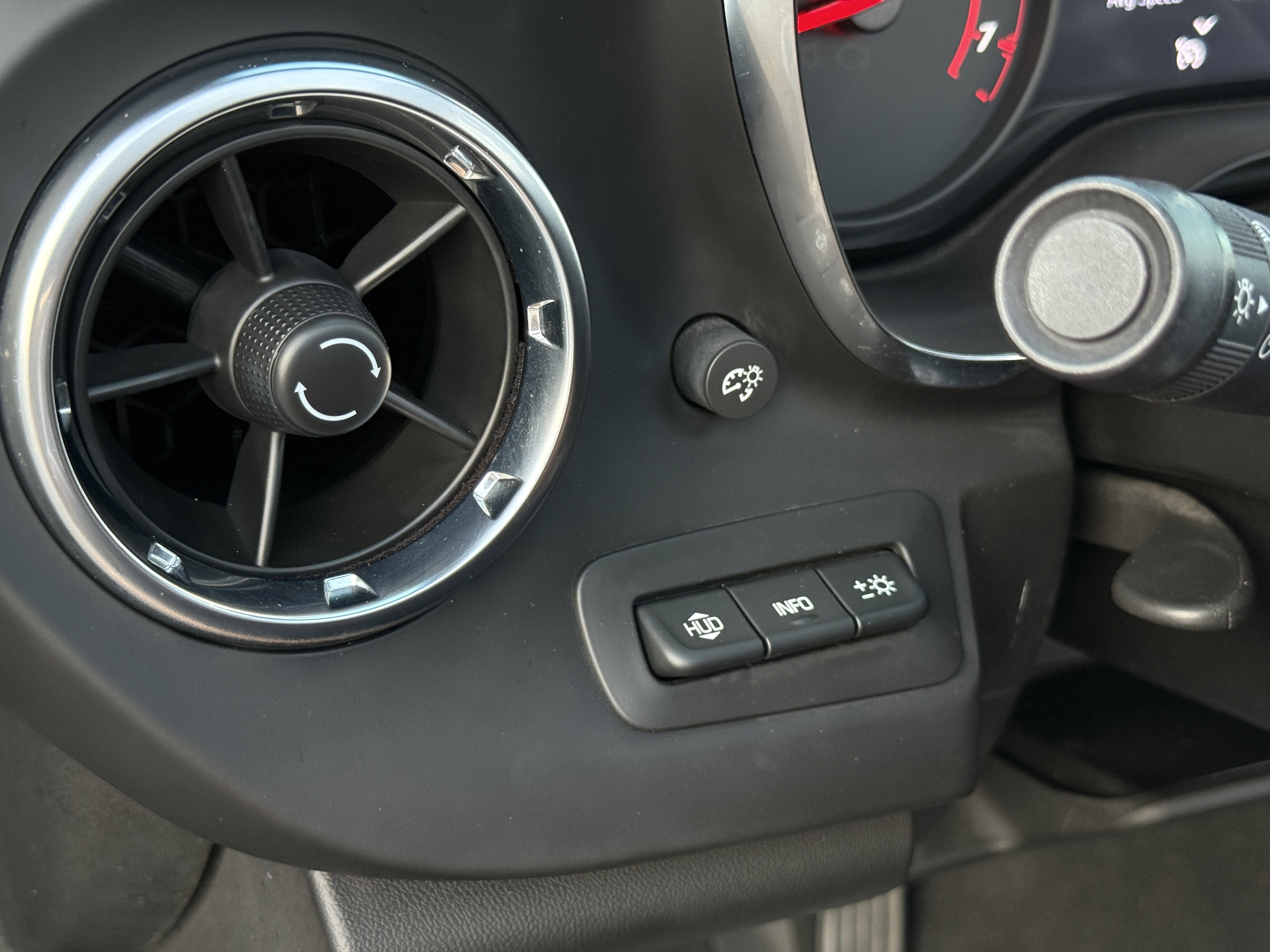 Used 2022 Chevrolet Camaro ZL1 image 35