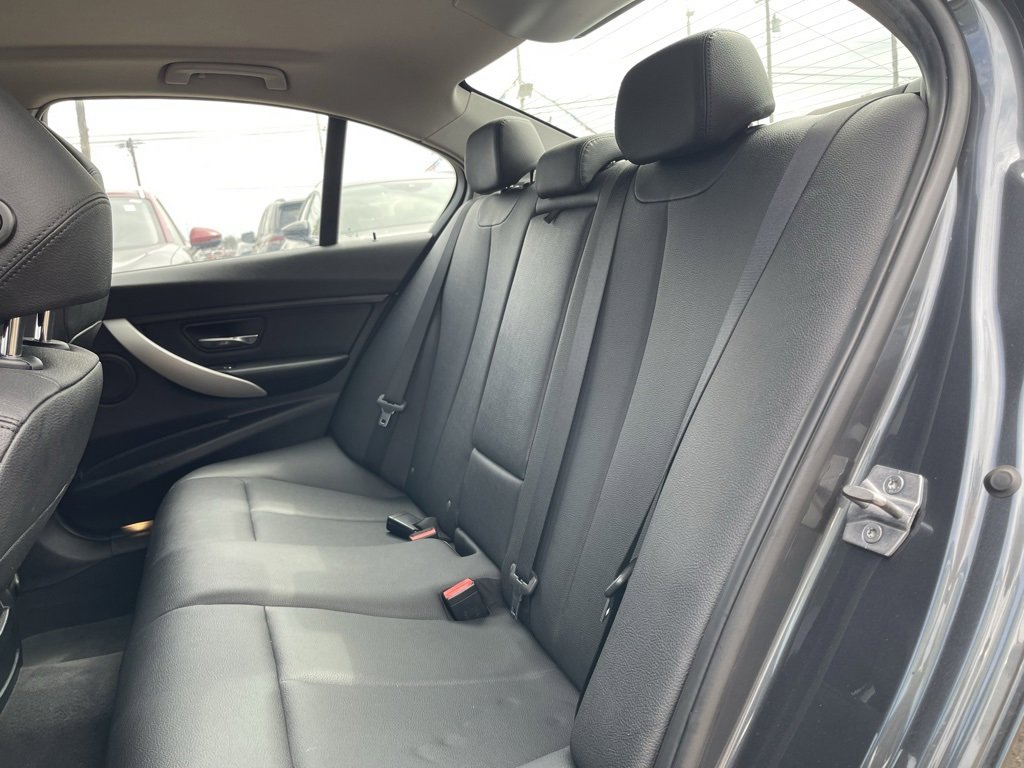 Used 2016 BMW 320i Sedan image 13