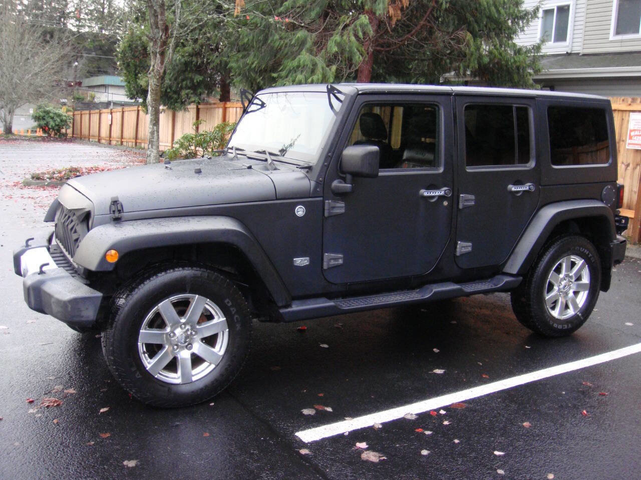 Used 2011 Jeep Wrangler Unlimited 70th Anniversary w/ Connectivity Group