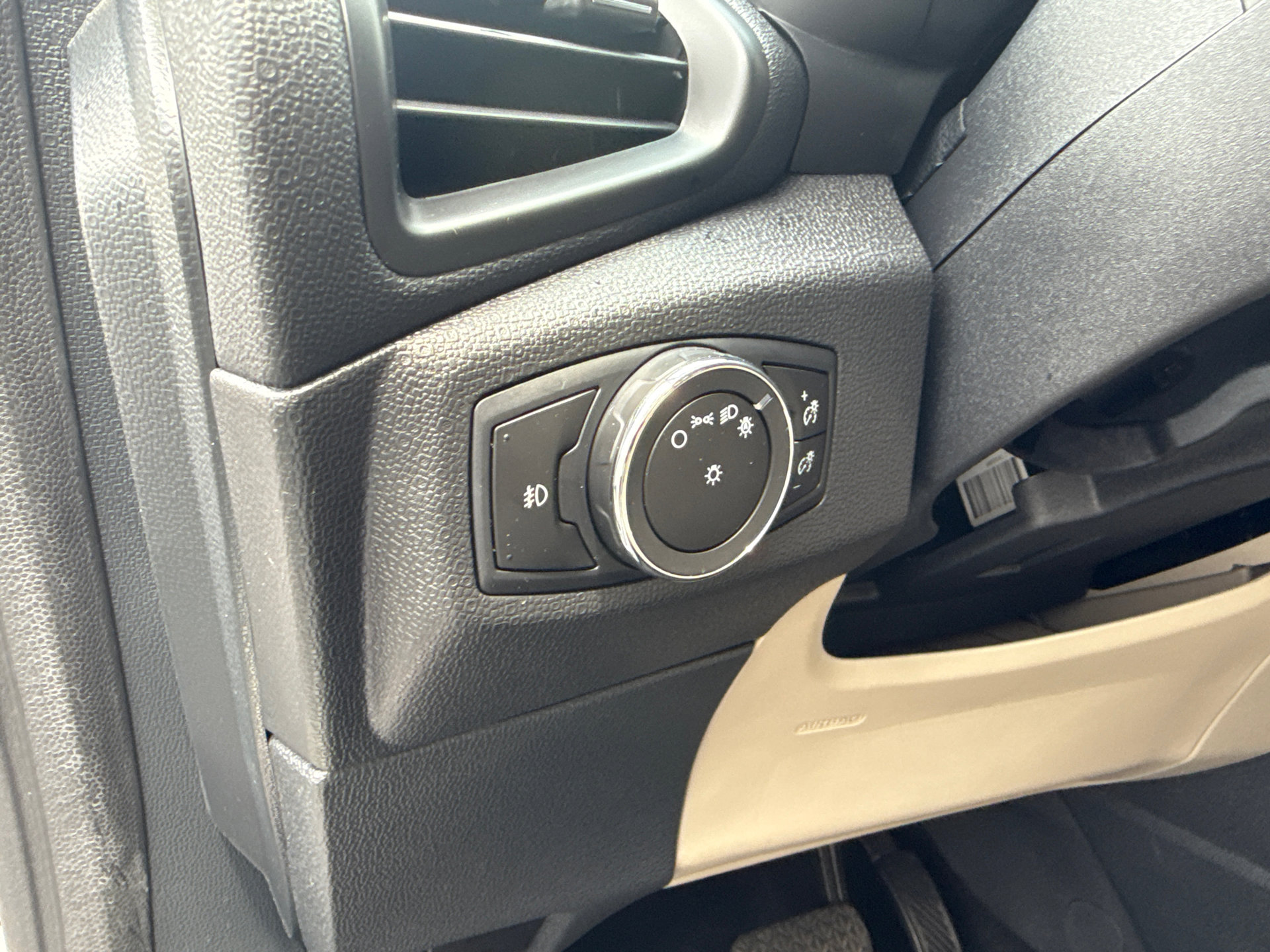 Used 2020 Ford EcoSport Titanium w/ Interior Protection Package image 23