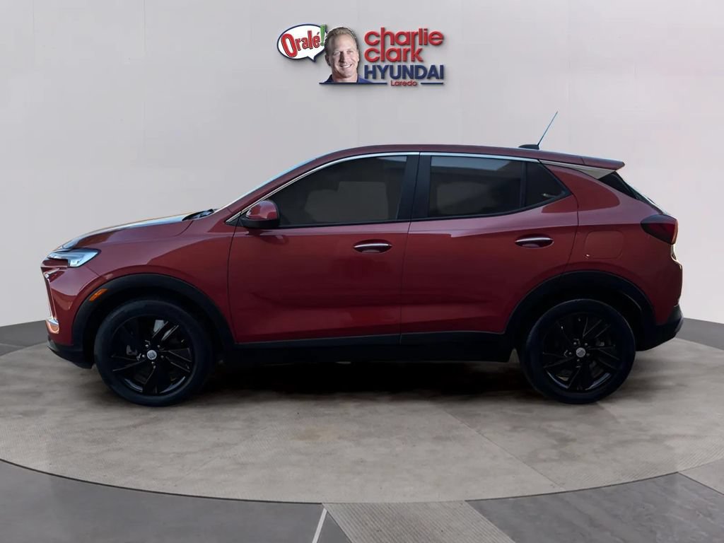Used 2024 Buick Encore GX Preferred w/ Comfort Package FWD image 2