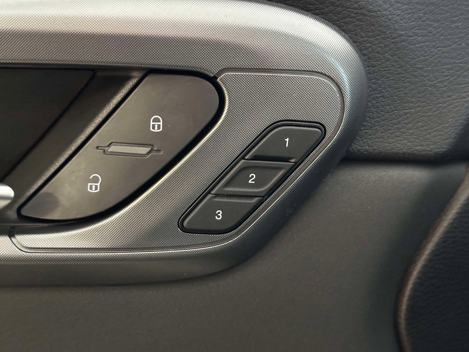 Used 2024 Dodge Hornet R/T w/ R/T Blacktop Package image 16