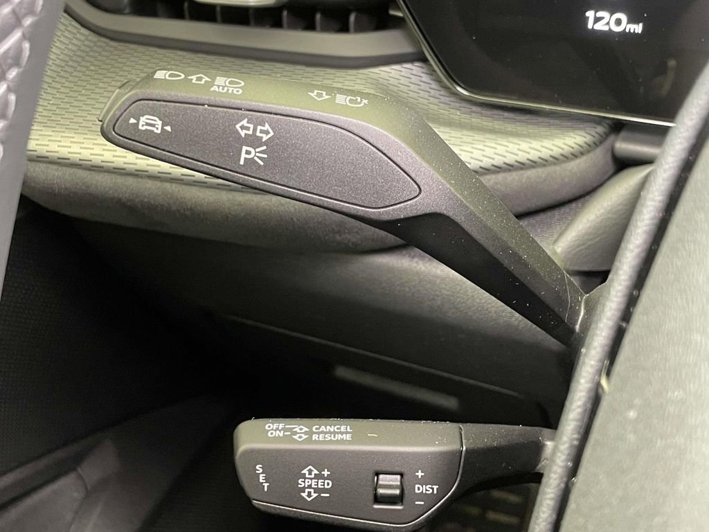 New 2025 Audi SQ5 Prestige image 40