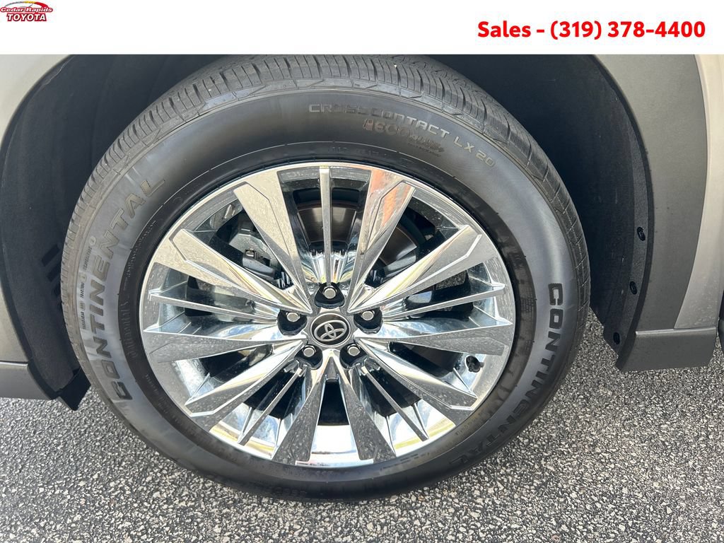 Certified 2025 Toyota Grand Highlander AWD image 26