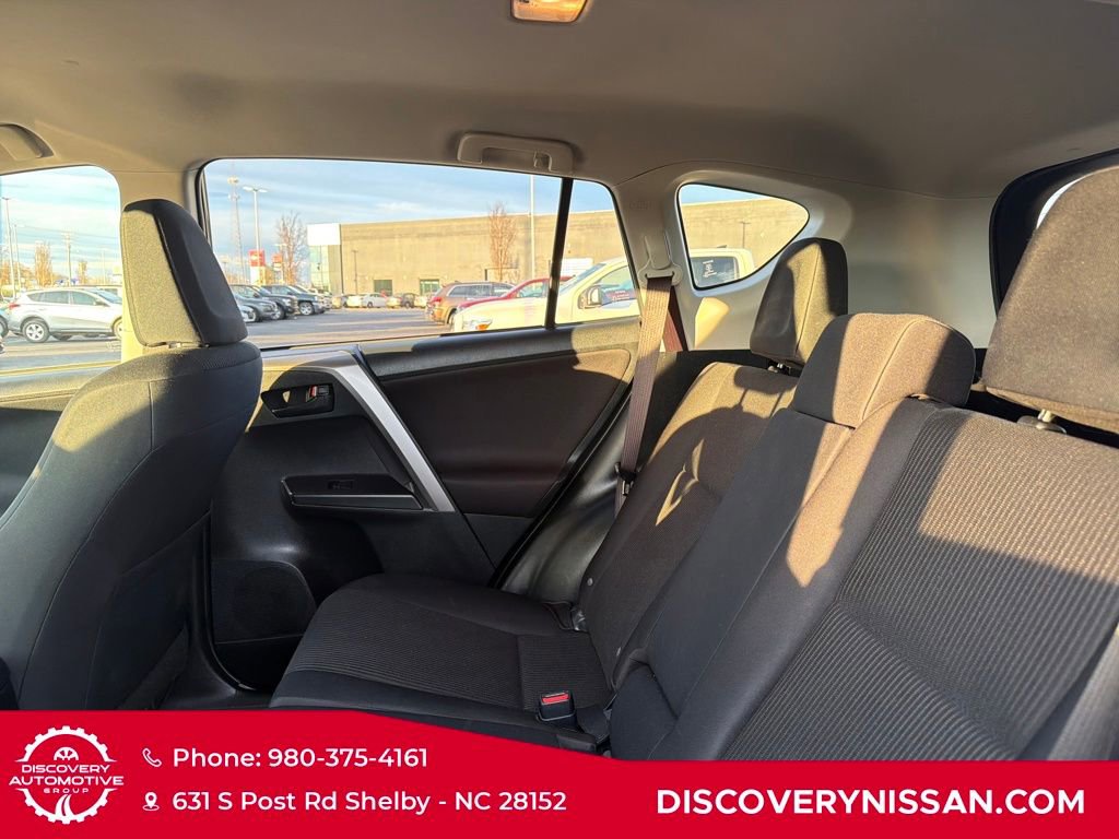 Used 2016 Toyota RAV4 LE image 31