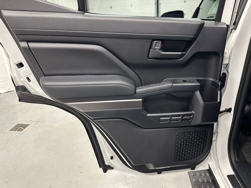 Used 2025 Toyota 4Runner SR5 image 41
