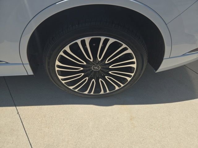 Certified 2025 Lincoln Aviator Black Label AWD/4WD image 21