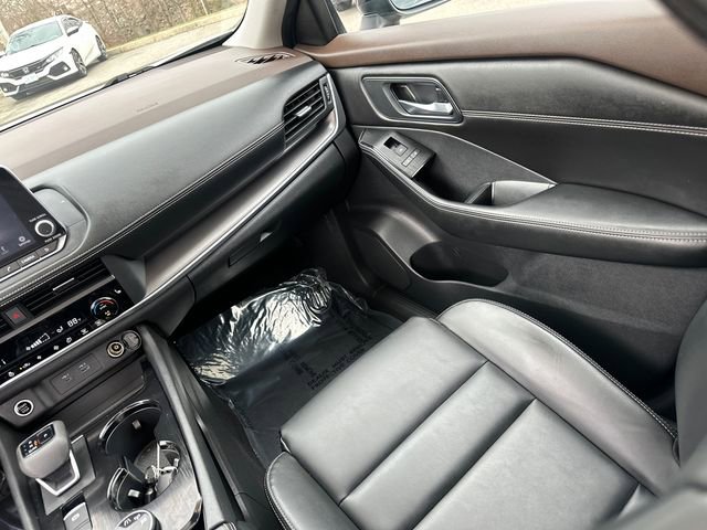 Used 2023 Nissan Rogue SV w/ SV Premium B Package image 22
