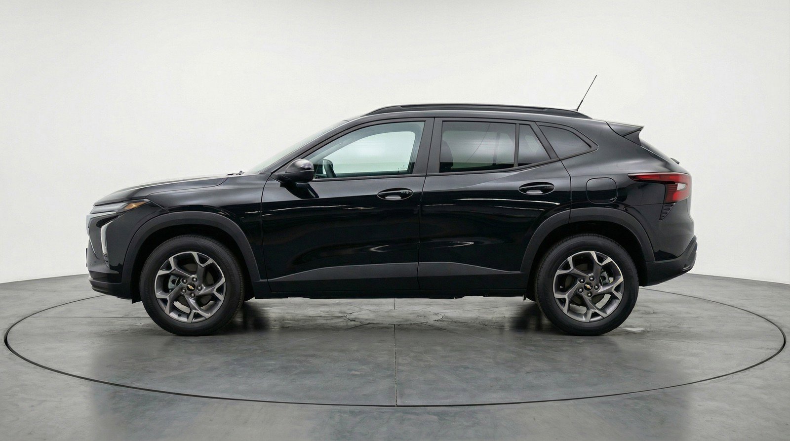 Used 2025 Chevrolet Trax LT image 5