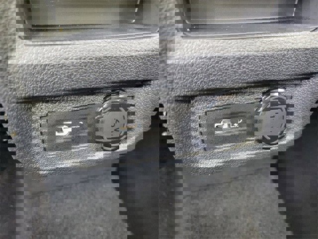 Certified 2022 Volkswagen Tiguan SE image 12