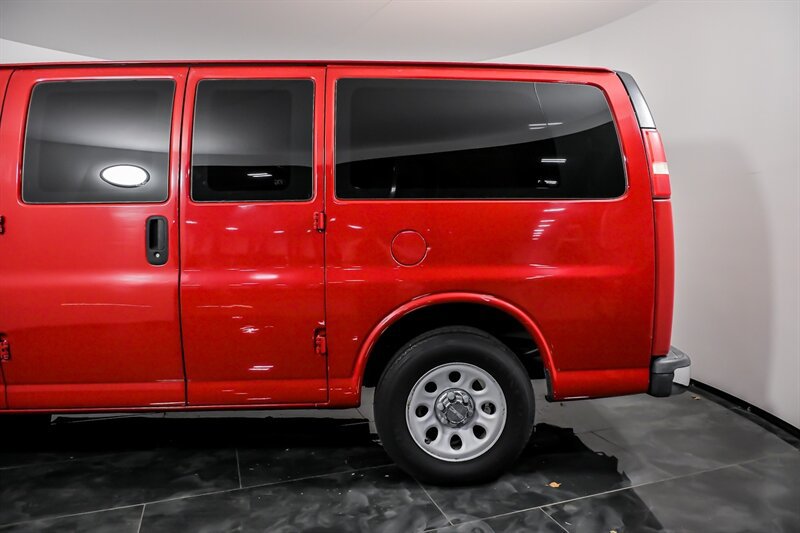 Used 2014 GMC Savana 1500 RWD image 7