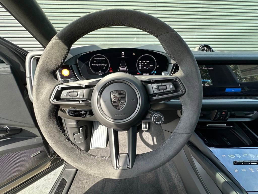 Used 2026 Porsche Cayenne Turbo AWD/4WD image 15