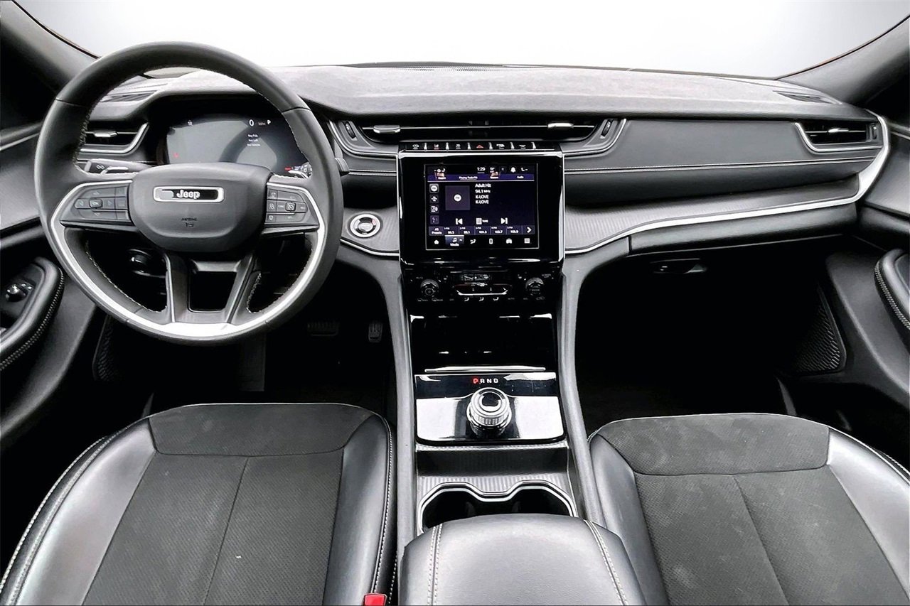 Certified 2024 Jeep Grand Cherokee L Laredo image 13