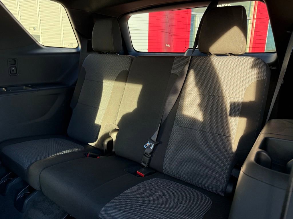 Used 2023 Chevrolet Traverse LT image 28