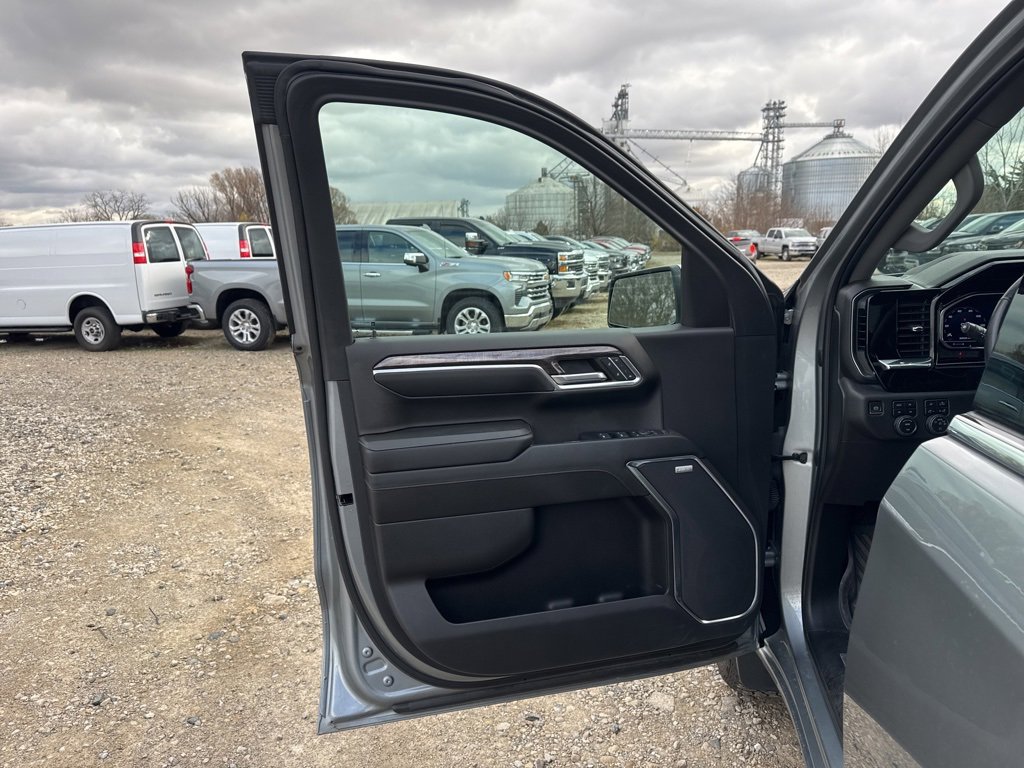 Used 2023 Chevrolet Silverado 1500 LTZ w/ LTZ Premium Package image 10
