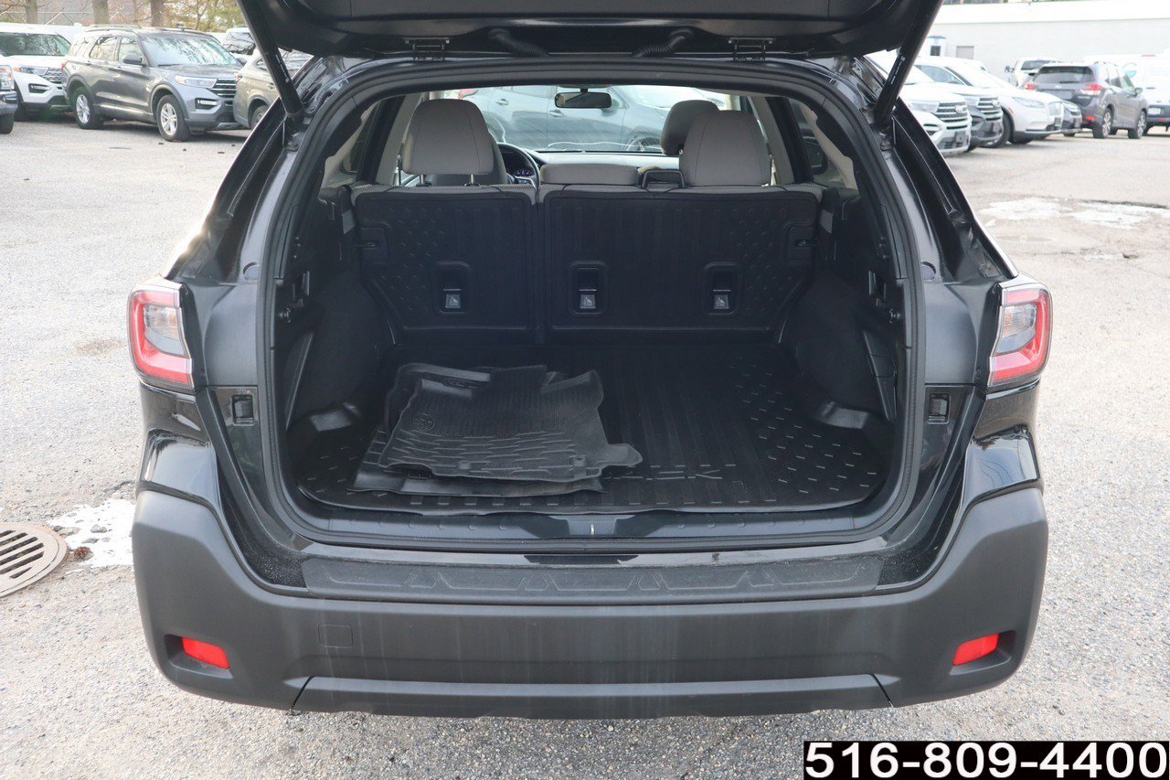 Used 2023 Subaru Outback Premium image 31