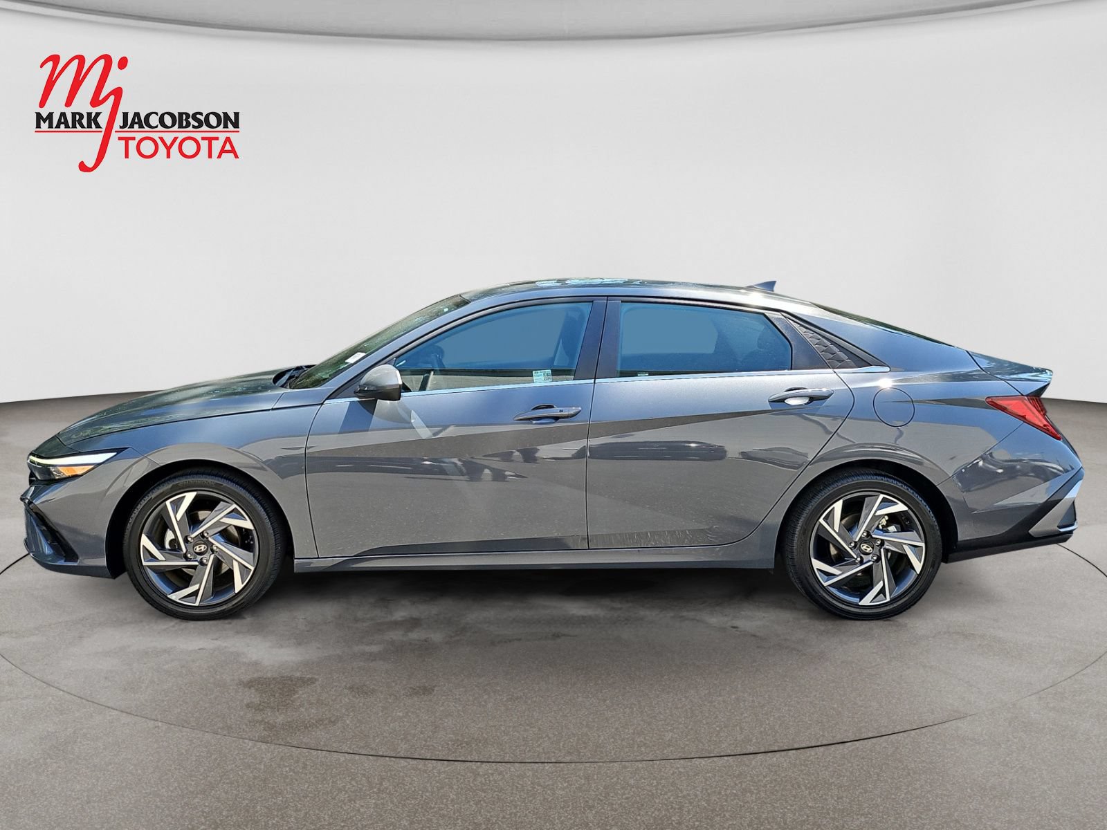 Used 2025 Hyundai Elantra SEL FWD image 15