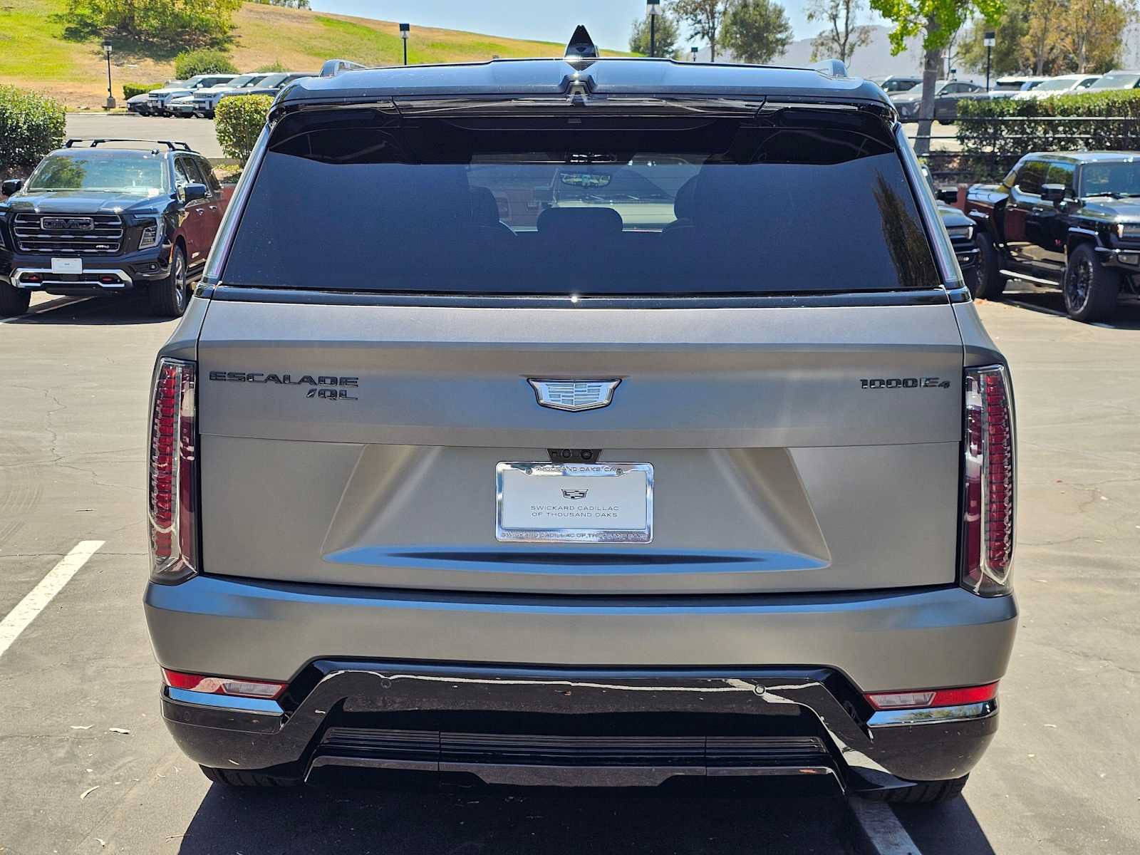 New 2026 Cadillac Escalade IQL Sport 2 w/ LPO, ONYX Package AWD/4WD image 4
