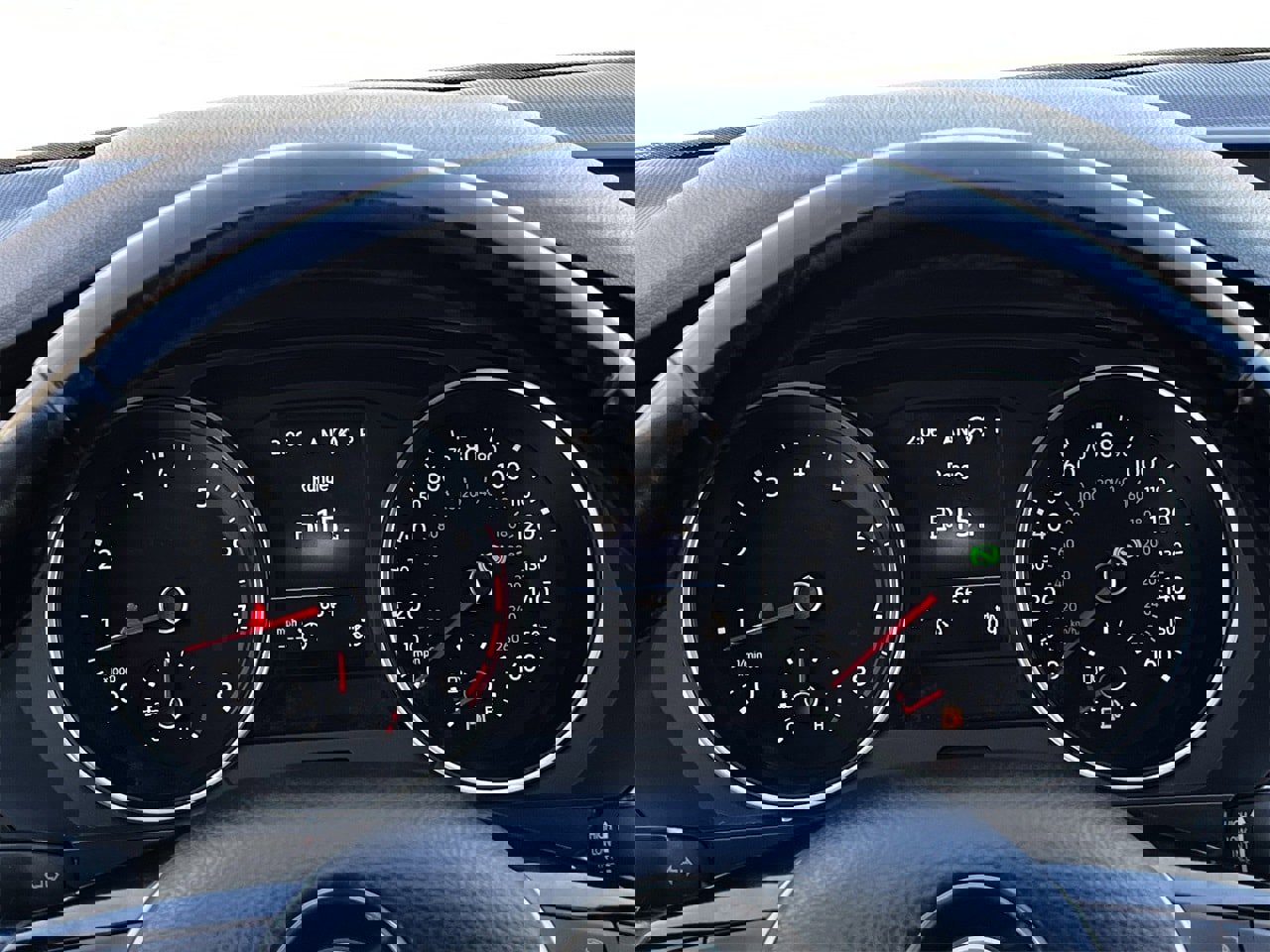 Used 2018 Volkswagen Tiguan SEL image 13